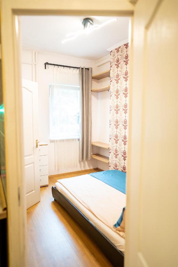 Apartamento Of Közraktár